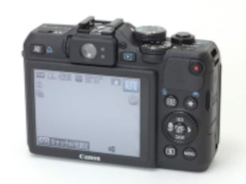3.0型TFTカラー液晶は約92.2万ドットの高精細