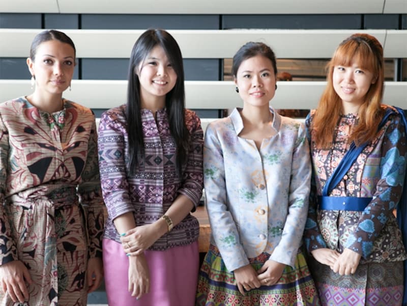 ラクロワ氏デザインの制服