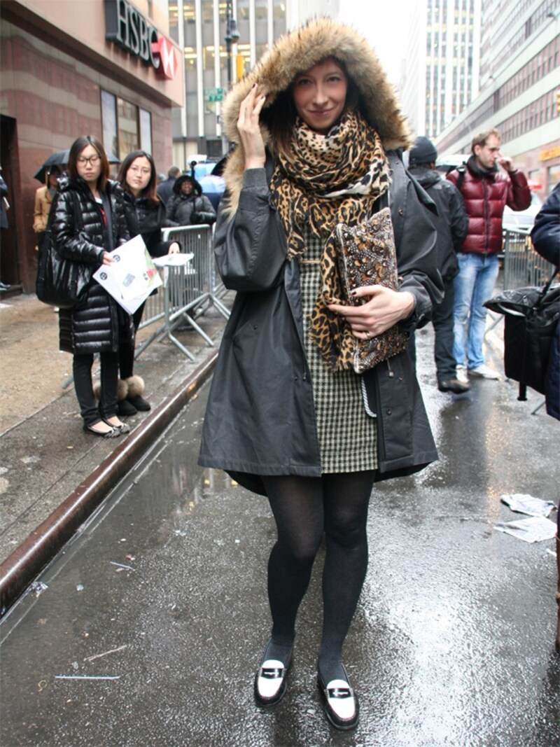 クラッチ・ストール・ファーの色味を合わせて