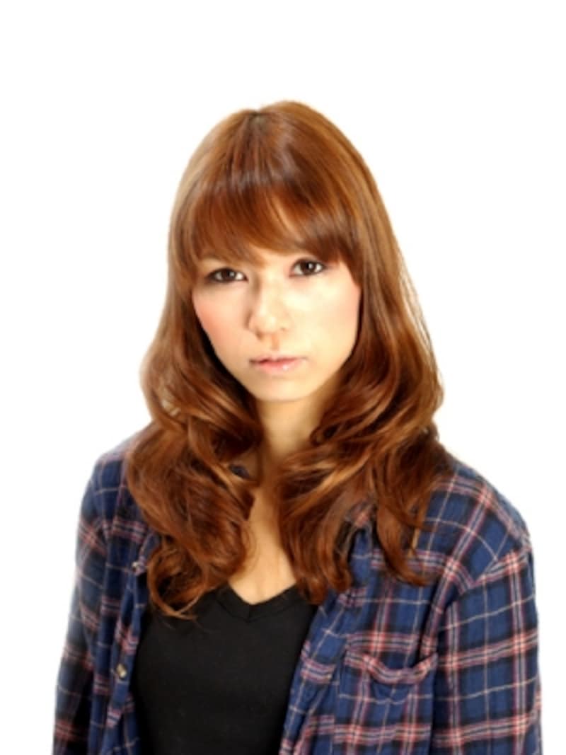 重ためバングとゆるふわウェーブが良い感じ ヘアスタイル 髪型 All About 重ためバングとゆるふわウェーブが良い感じ ヘアスタイル 髪型 All About