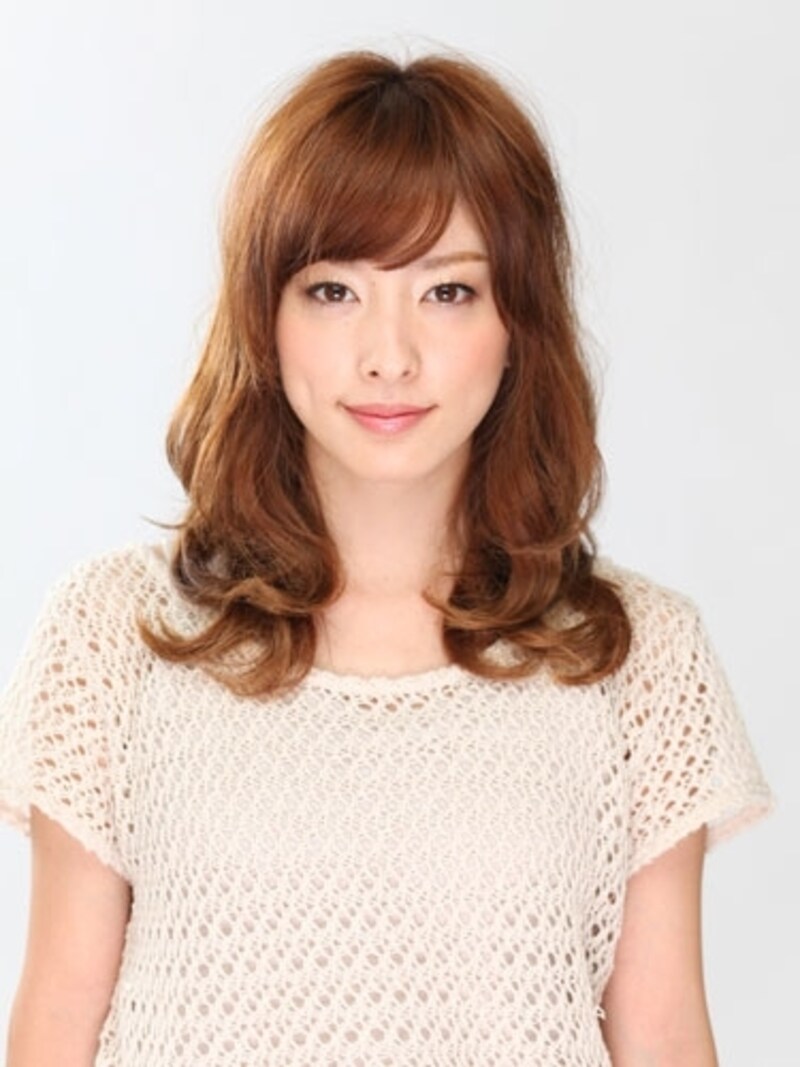 ラフカール×柔らかバングで黄金ロング