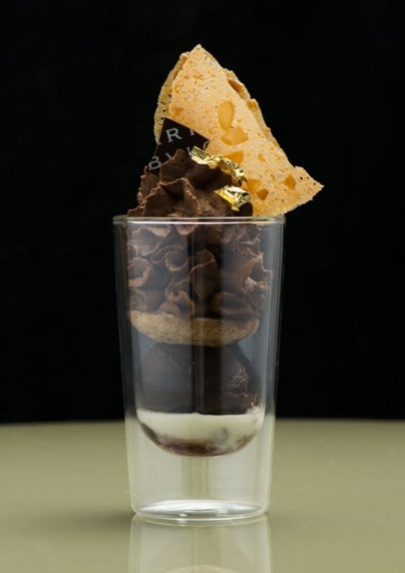 「ブルガリ イル・カフェ」の「アマレナチェリーのチョコレートパフェ」（1200円）