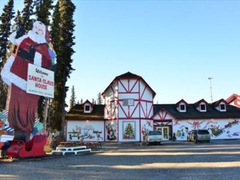 ノースポールにあるサンタのおうち。1年中クリスマスのギフトが買える