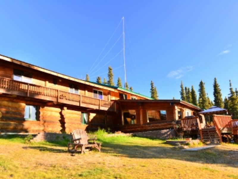 庭からオーロラが見える郊外型ロッジ