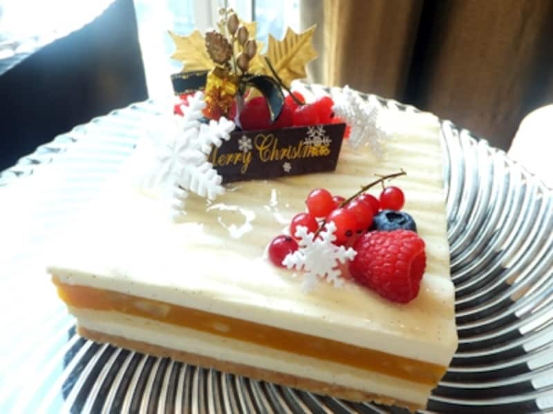 ホワイトチョコレートムースケーキI(14cm 4,000円/18cm 5,500円 )