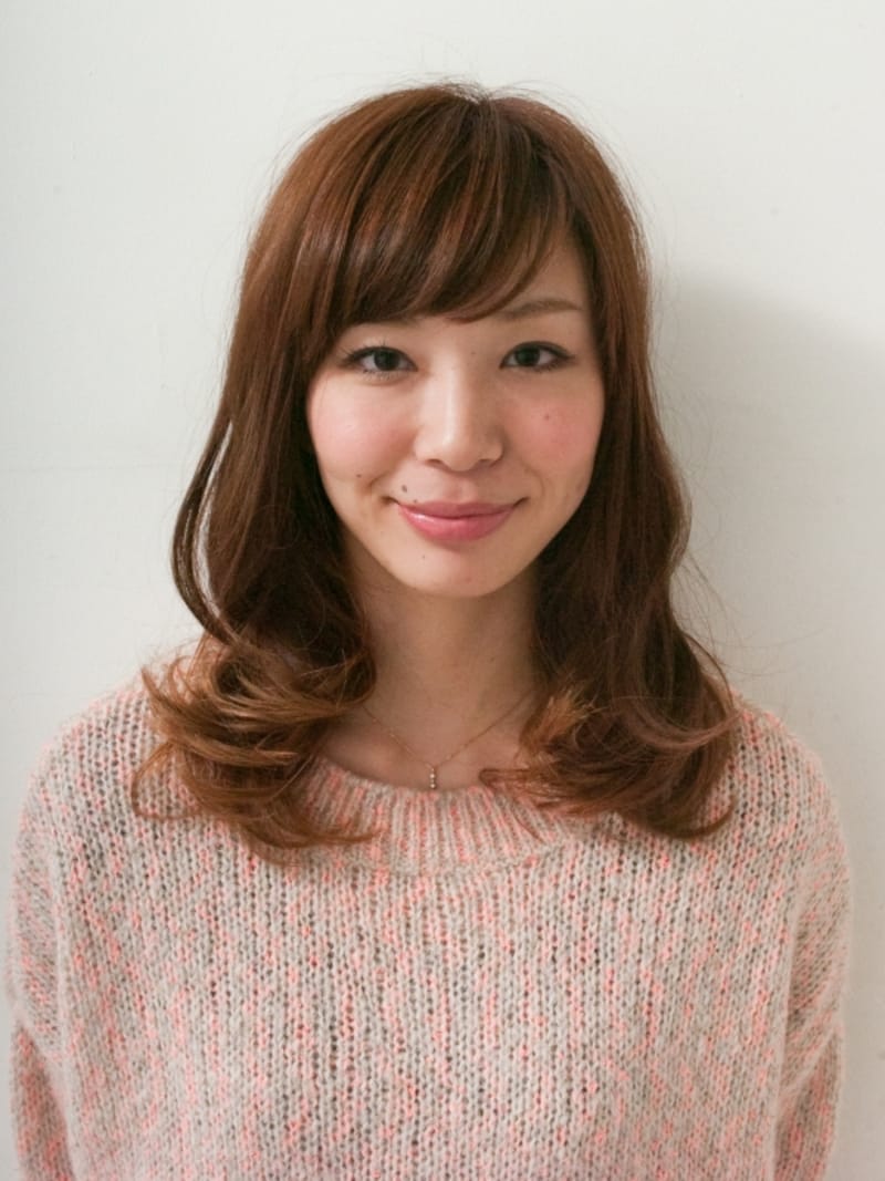 セミロングパーマスタイル