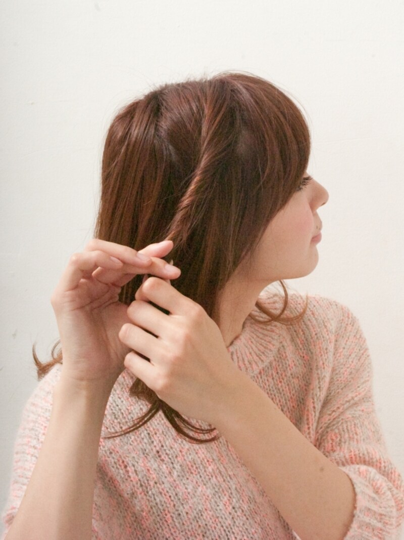 もう片サイドも同様にハチ部分をねじる