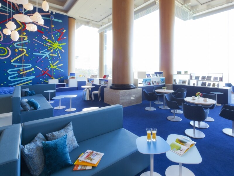 クライミングウォールがあるBooks & Cafe