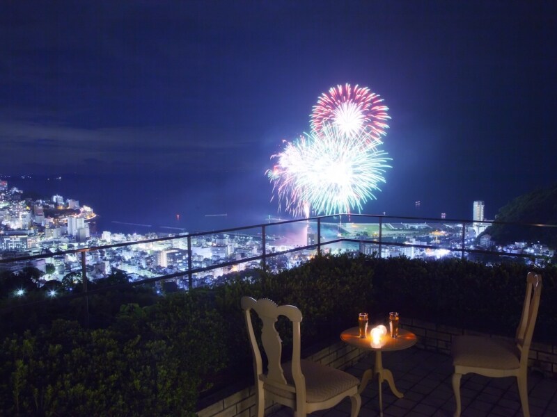海上花火大会が見られるテラス