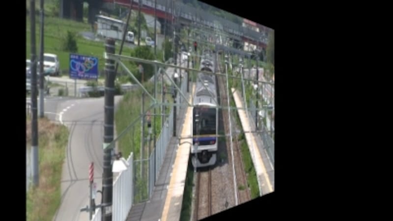 映像を変形させる事も簡単