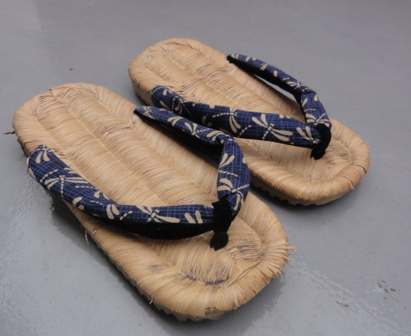 裏にウレタンがついており、ショックを吸収してくれる