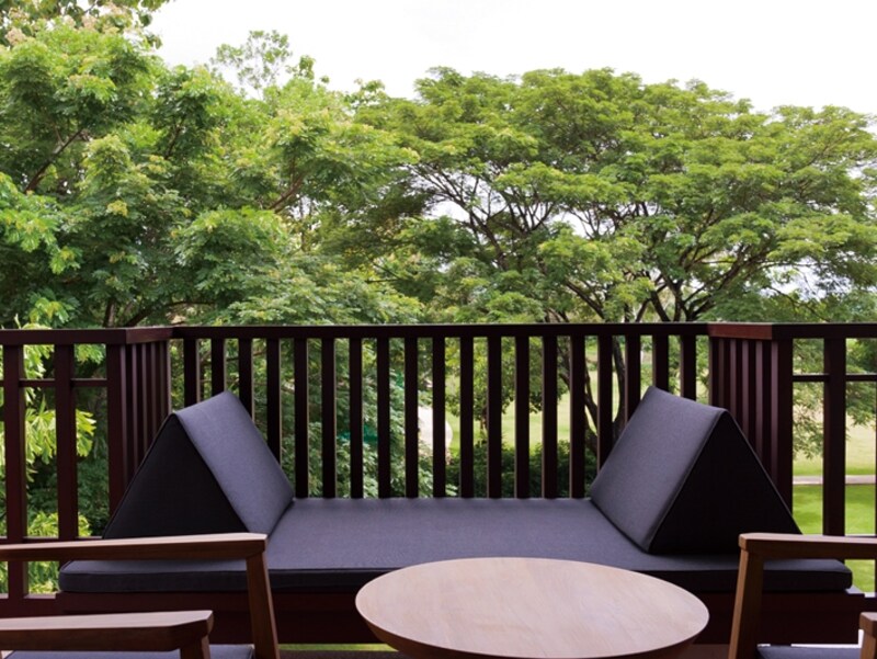 ベランダからは美しいガーデンを臨む ことが出来る