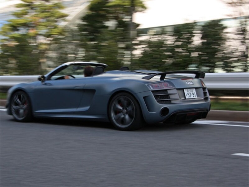 アウディR8GTスパイダー