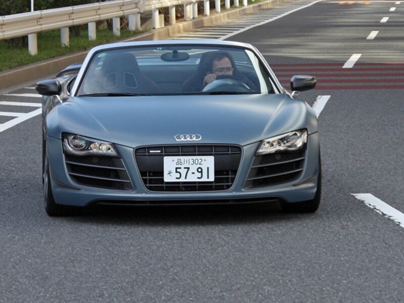 アウディR8GTスパイダー