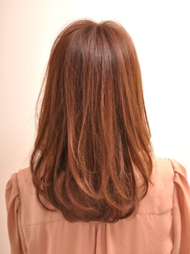 上品さ溢れる大人ミディアムカール