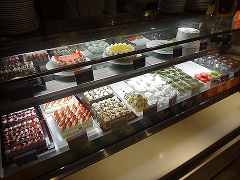 ビタースイーツ ビュッフェ 料理台