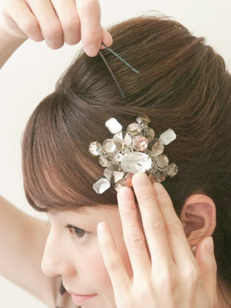 ピンでコームをしっかり固定する