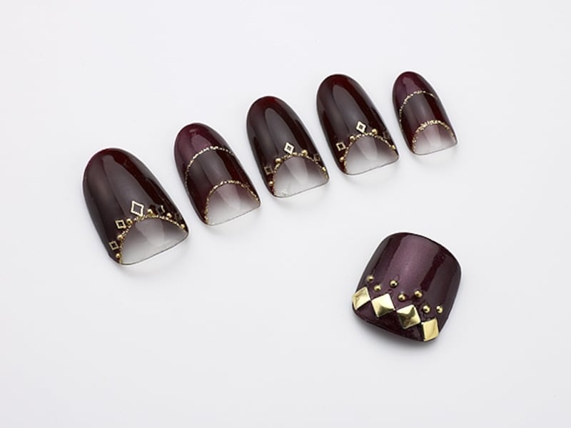 繊細なゴールドのアートがオシャレ