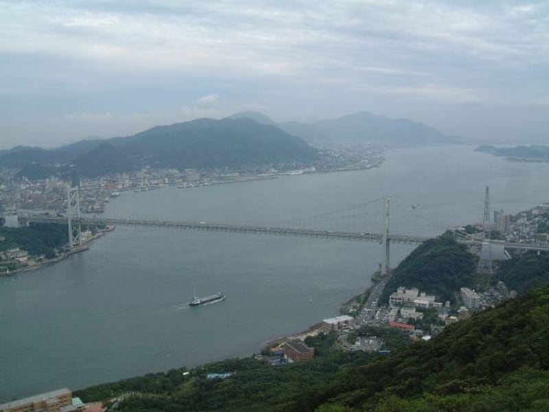 火の山公園展望台からの眺め（1）／関門海峡と関門橋、壇ノ浦古戦場