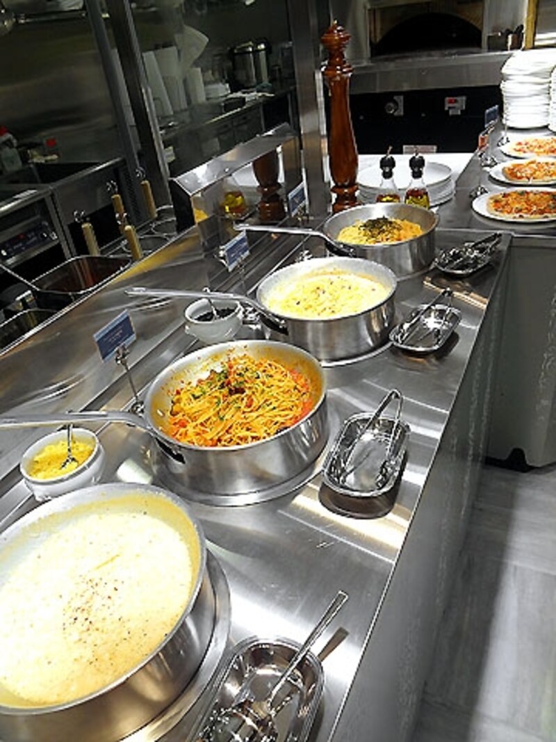 ビタースイーツ ビュッフェ 料理台