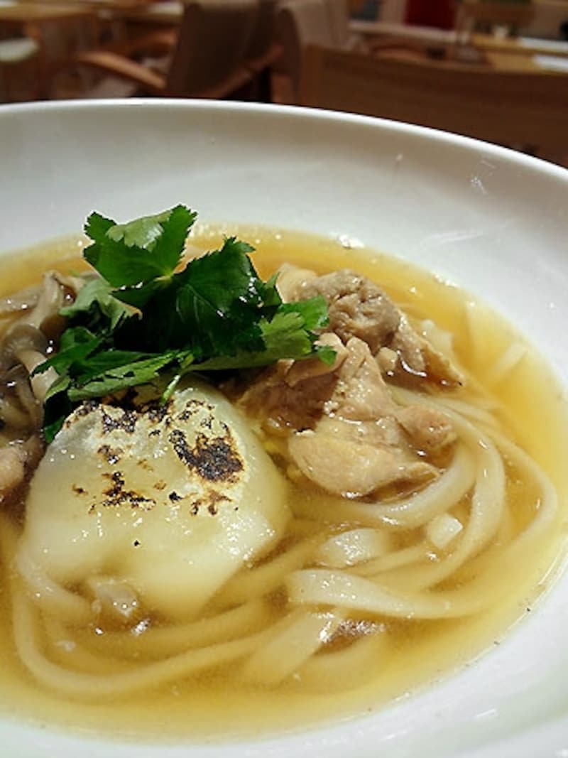 めん、色いろ。いつでも、おやつ。  うどん