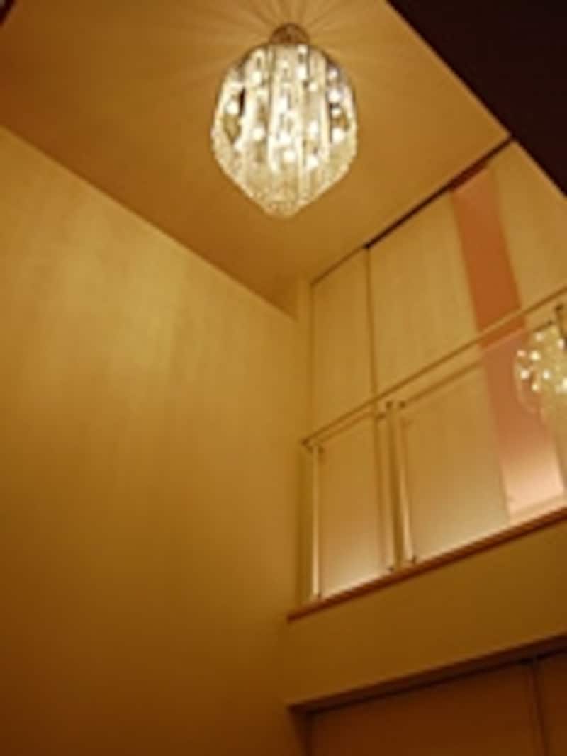 玄関ホールの吹き抜け