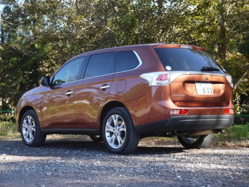 アウトランダー・リヤビュー