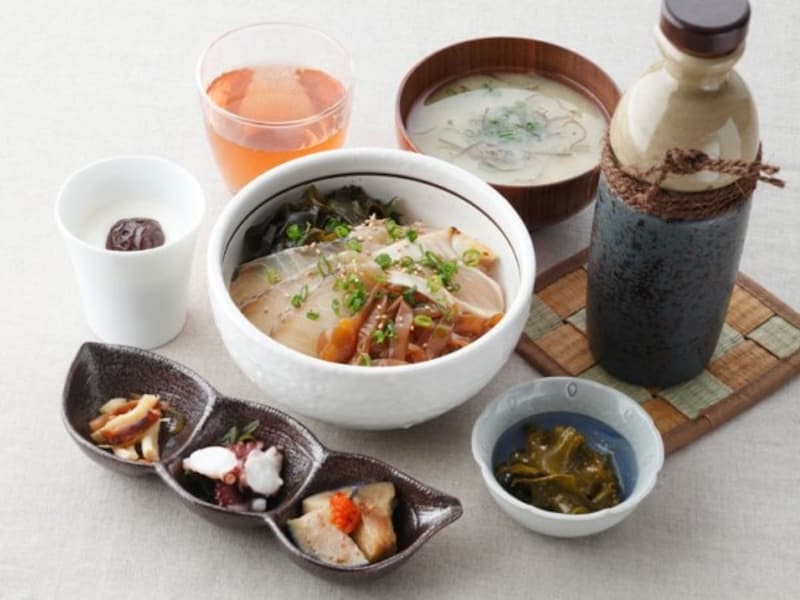 離島キッチンの島海鮮漬け丼