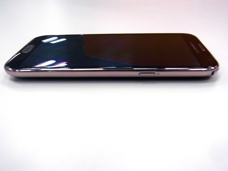 電源ボタンが下がって、オンオフしやすくなった