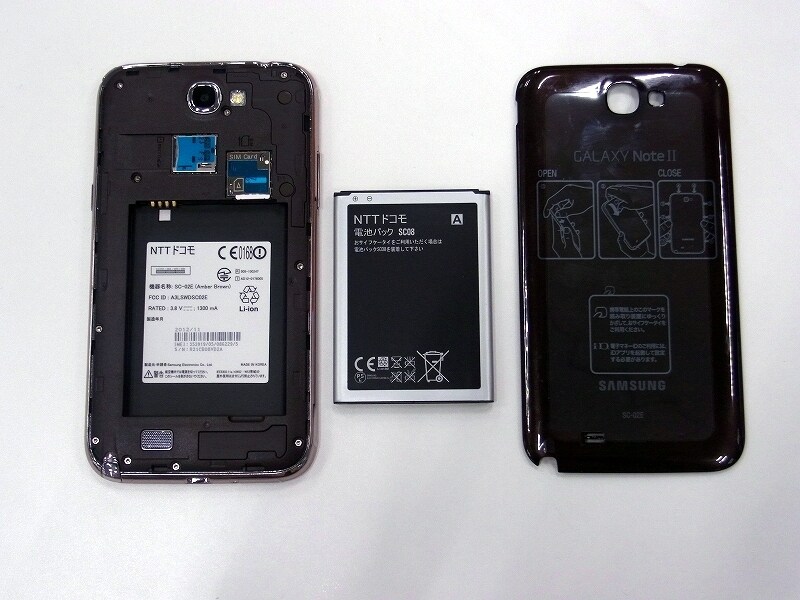 大容量3100mAhバッテリー内蔵