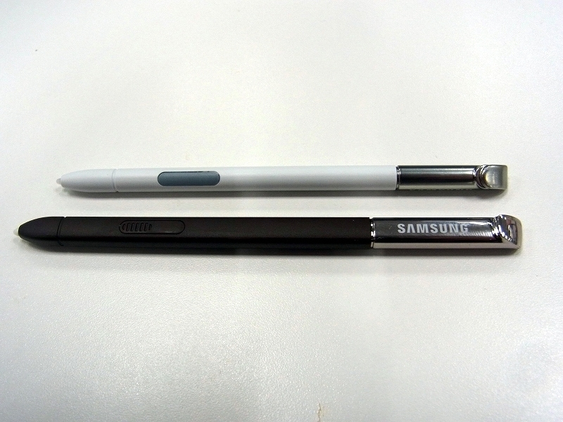 前機種ペン（上）よりも持ちやすく書きやすくなった新型ペン