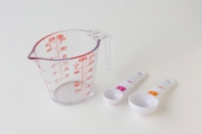 計量カップ、スプーン