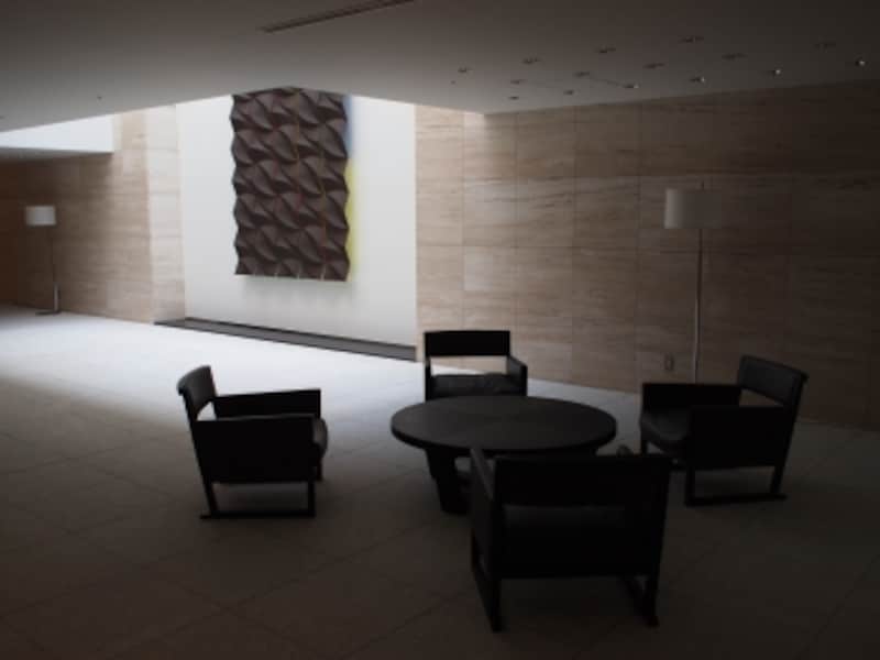 エントランスホールにあるラウンジ