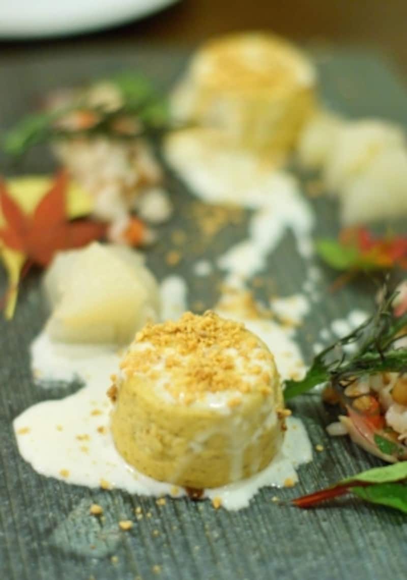 ポルチーニ茸のスフォルマート、タレッジョチーズのソース(1500円)