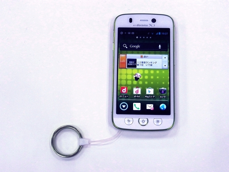 4.0インチの小ぶりな液晶サイズ