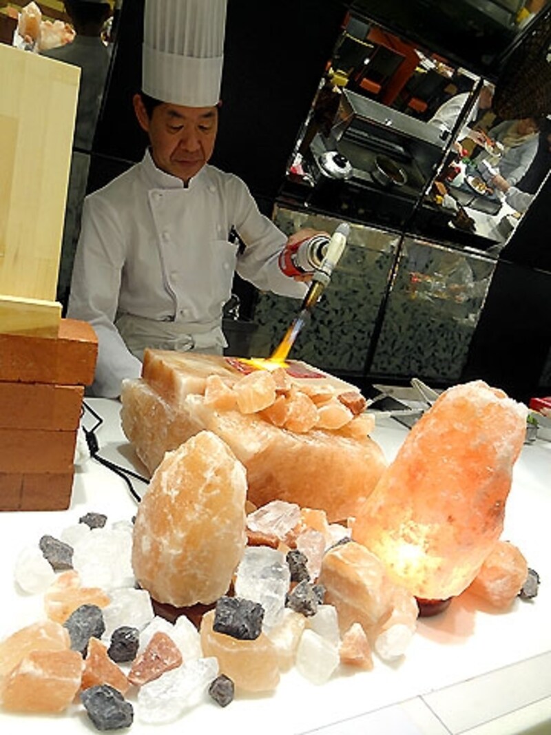 黒毛和牛のヒマラヤピンク岩塩焼き