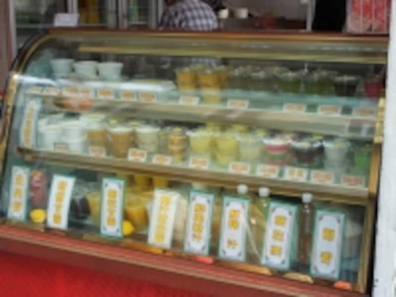 モックイーケイのショーケース。定番はドリアン味