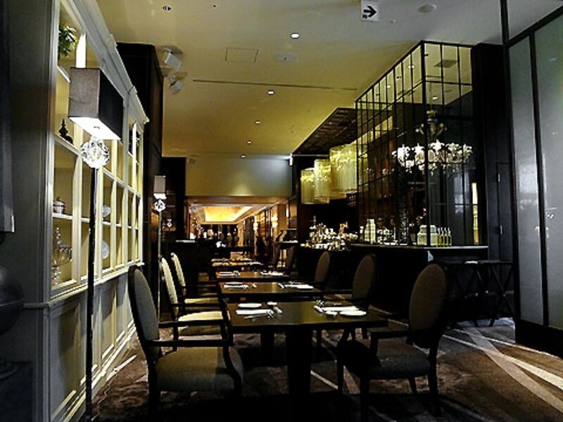 ザ・ラウンジ 店内