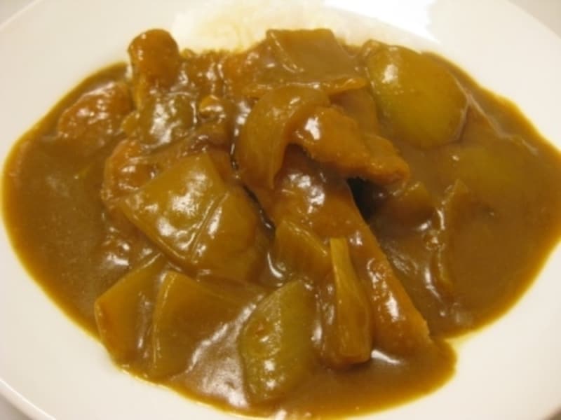 男性には、タレかつを使った「かつカレー」970円も人気