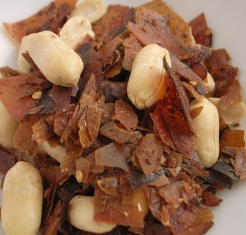 ピーナッツ入り。おやつにもおつまみにも