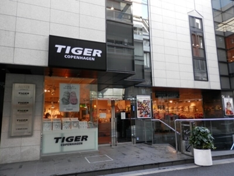 大阪アメリカ村のタイガーストア。タイガーの公認通販は2012年12月現在ない。