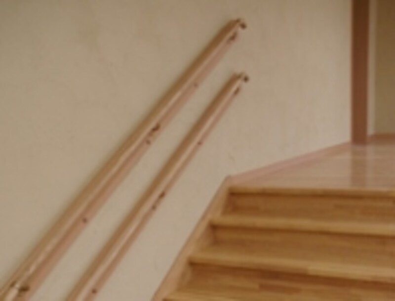 階段など上下運動のある箇所には初めから手すりをつけておきましょう。