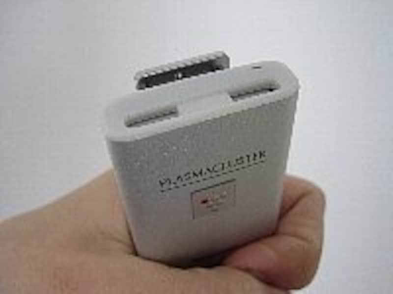 プラズマクラスターを含む空気が出る本体上部の吹出口