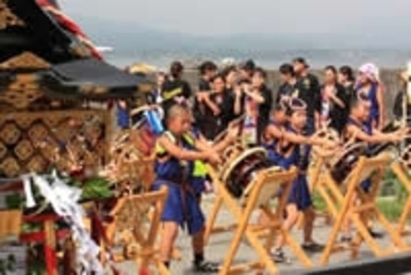 、東北の子どもたちが、銀座で伝統芸能を披露