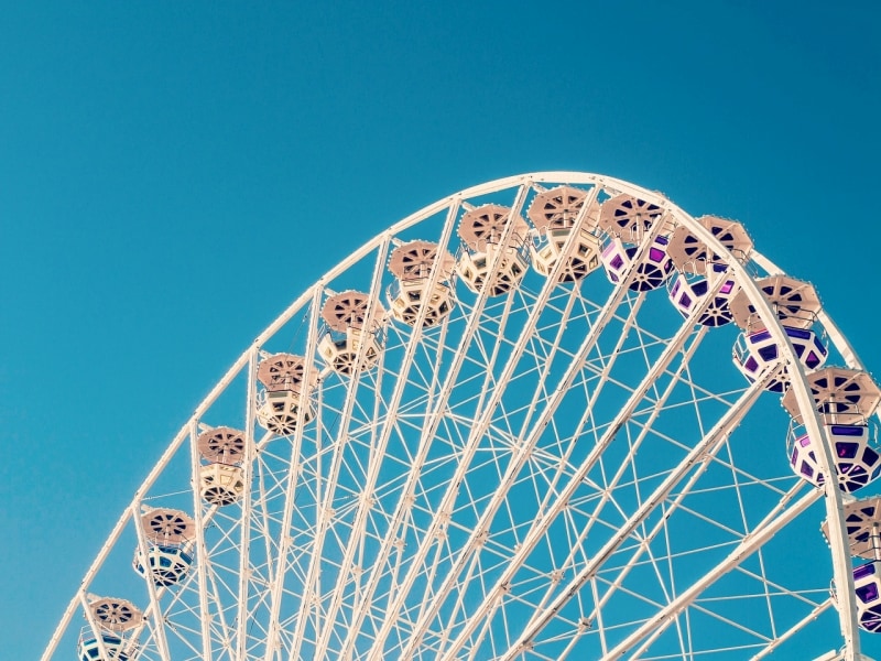 テーマパークを思いっきり楽しんで