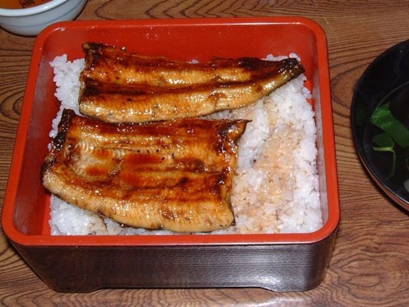 成田名物のうなぎを使った鰻丼