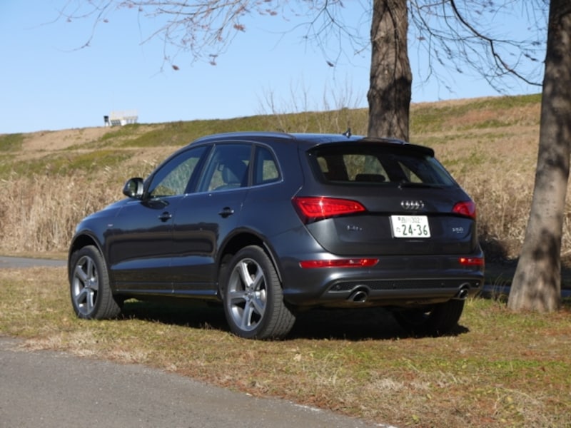 アウディQ5リヤビュー