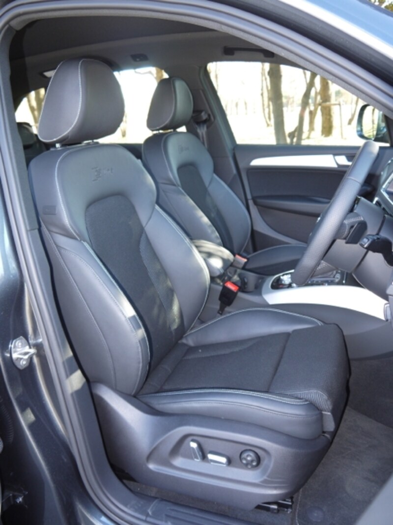 アウディQ5フロントシート