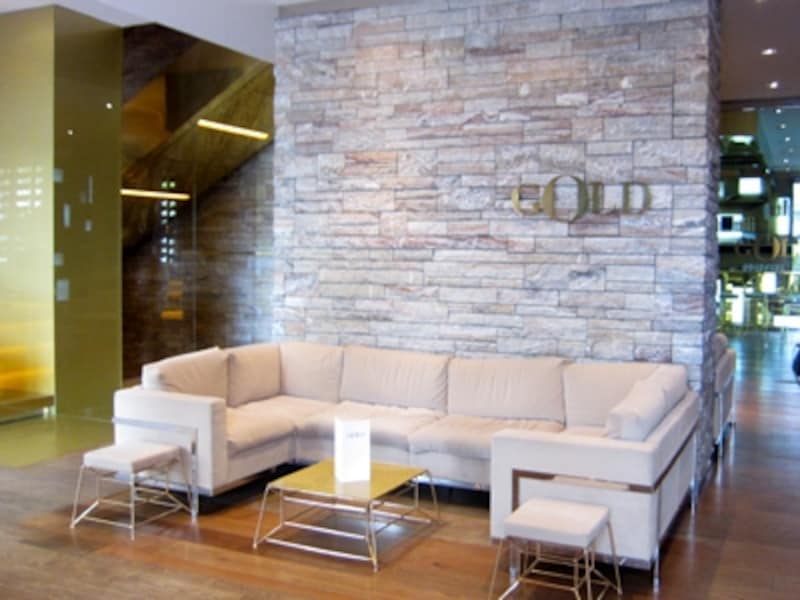 レストラン「GOLD」のラウンジ