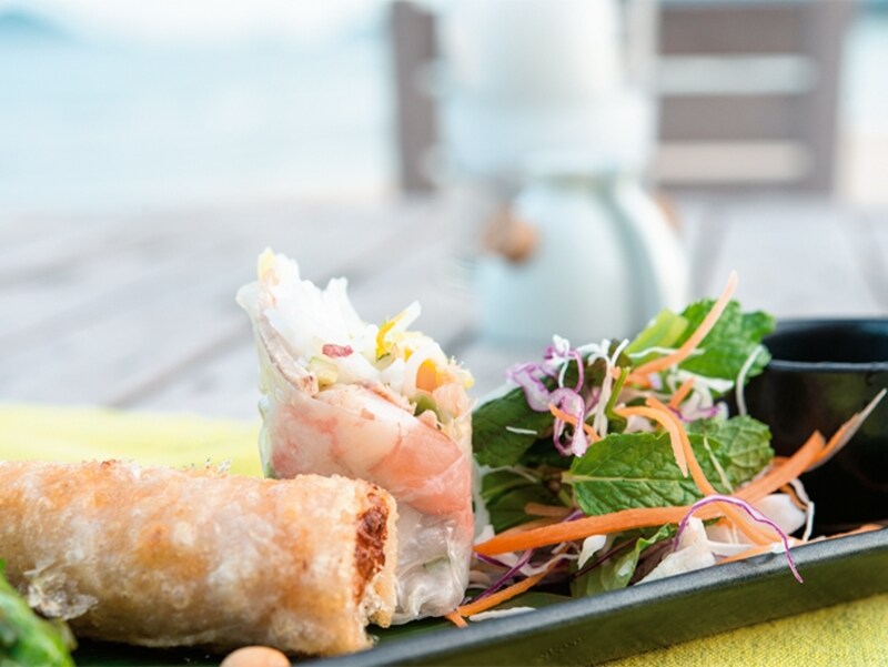 ベトナミーズ前菜盛り合わせ。野菜を多用する ヘルシーなベトナム料理は、シックスセンシズのコンセプトにも合っているよう。